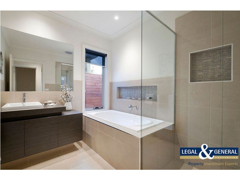 12 Crepe Avenue, Cranbourne West VIC 3977
