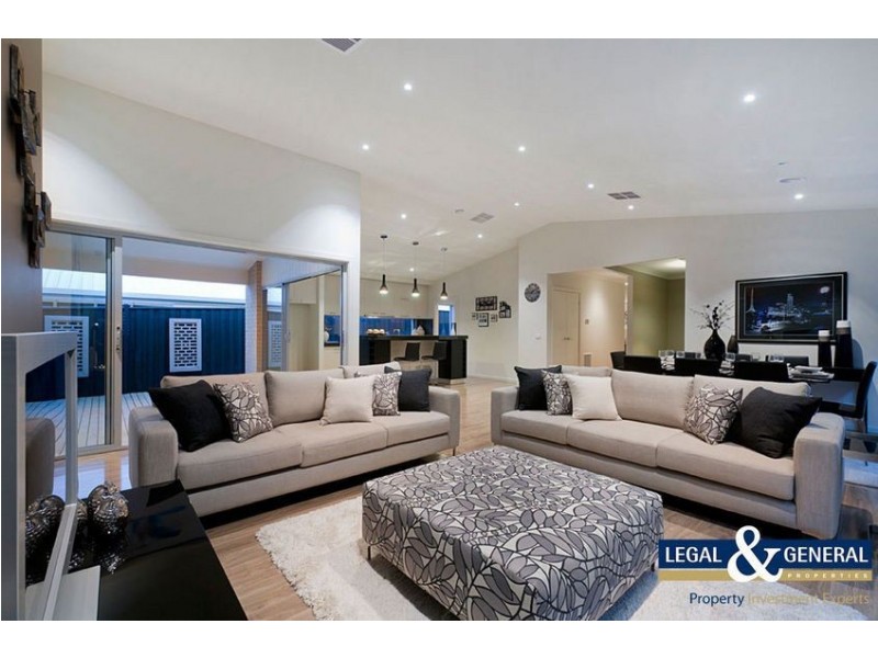 12 Crepe Avenue, Cranbourne West VIC 3977