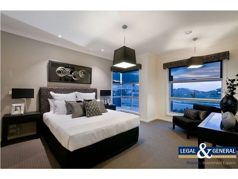 12 Crepe Avenue, Cranbourne West VIC 3977