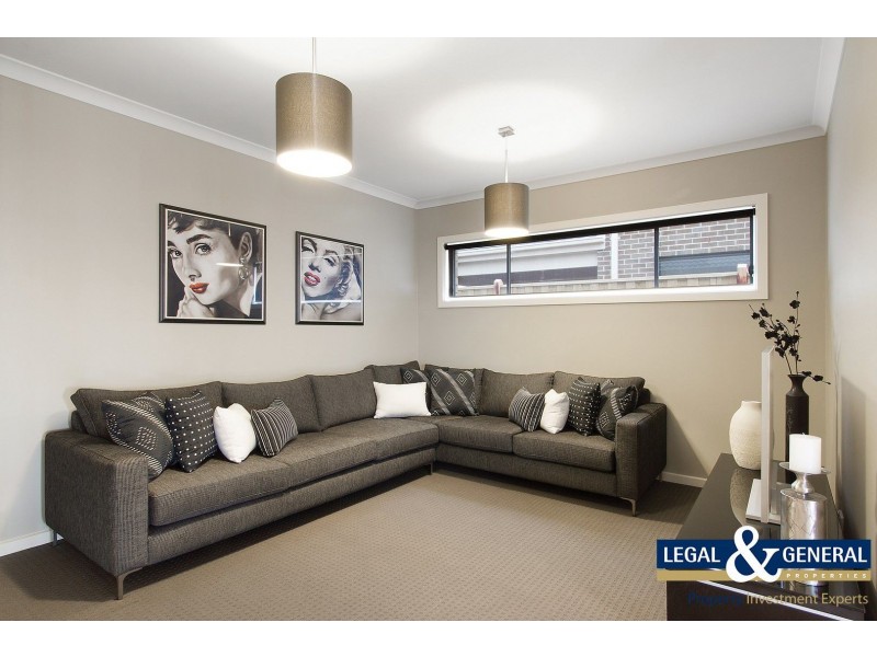 12 Crepe Avenue, Cranbourne West VIC 3977