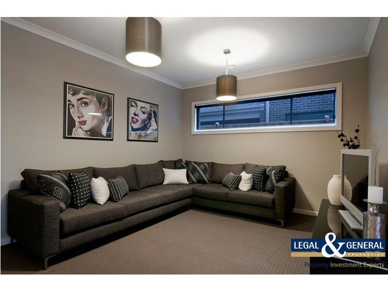 12 Crepe Avenue, Cranbourne West VIC 3977
