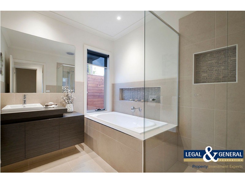 12 Crepe Avenue, Cranbourne West VIC 3977