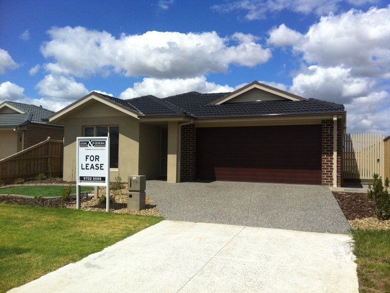 72 Gallery Way, Pakenham VIC 3810