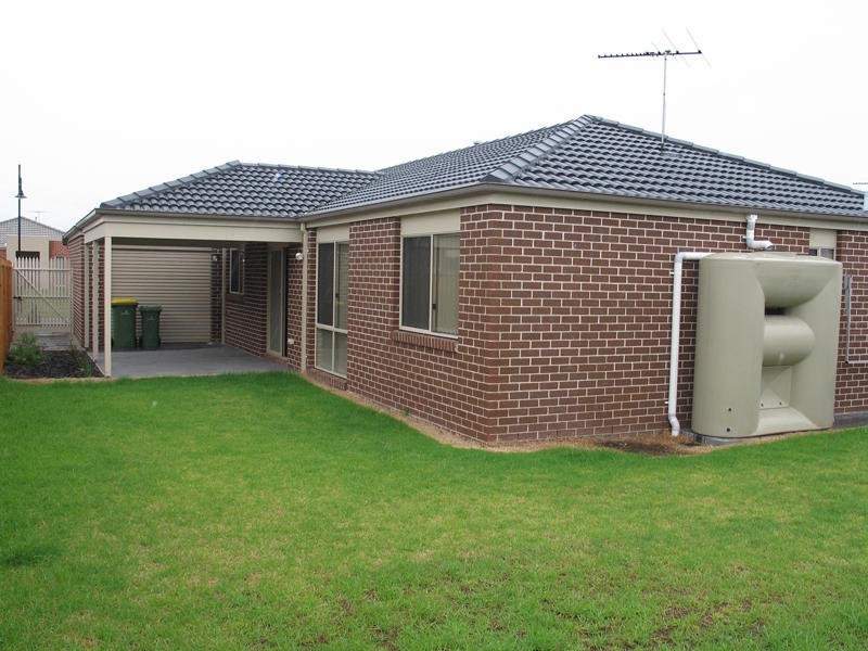 72 Gallery Way, Pakenham VIC 3810