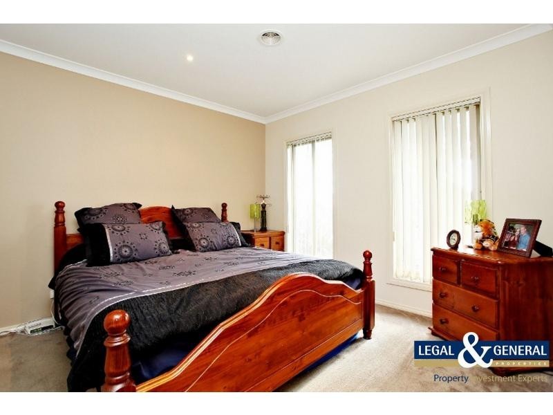 8 Kirrabilli Parade, Berwick VIC 3806