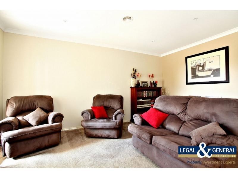 8 Kirrabilli Parade, Berwick VIC 3806