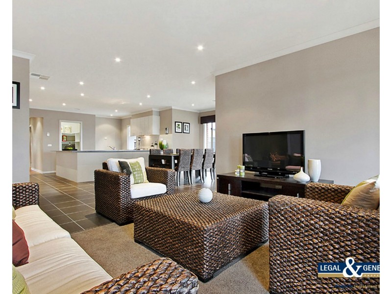 17 Harrison Way, Pakenham VIC 3810
