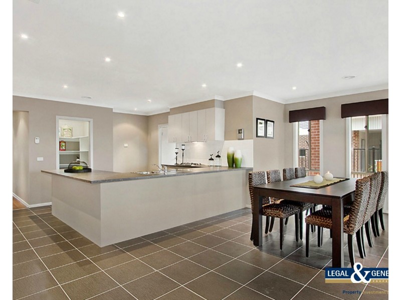 17 Harrison Way, Pakenham VIC 3810