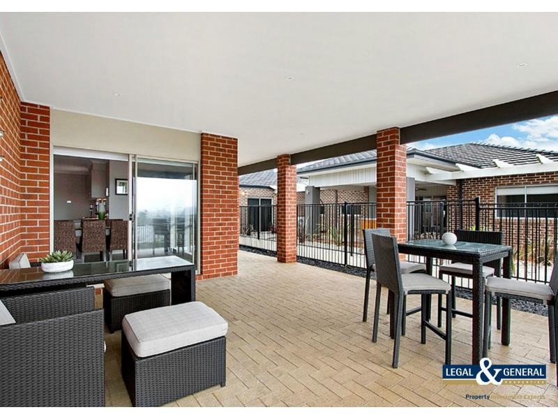 18 Campaspe Street, Clyde North VIC 3978