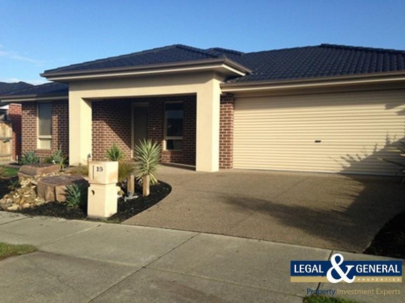 19 Midnight Rise, Cranbourne East VIC 3977