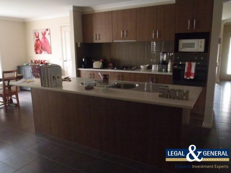 19 Midnight Rise, Cranbourne East VIC 3977