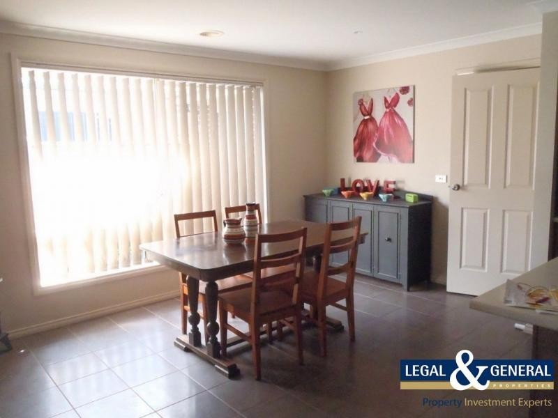 19 Midnight Rise, Cranbourne East VIC 3977