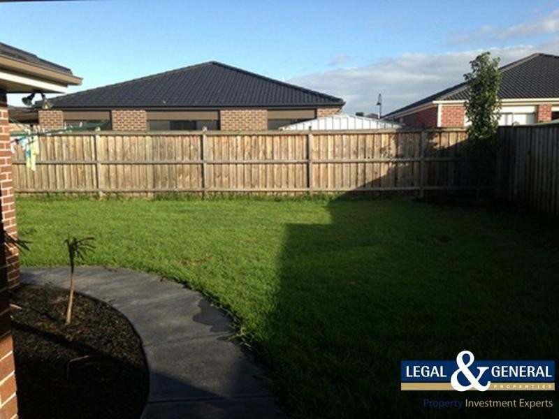 19 Midnight Rise, Cranbourne East VIC 3977