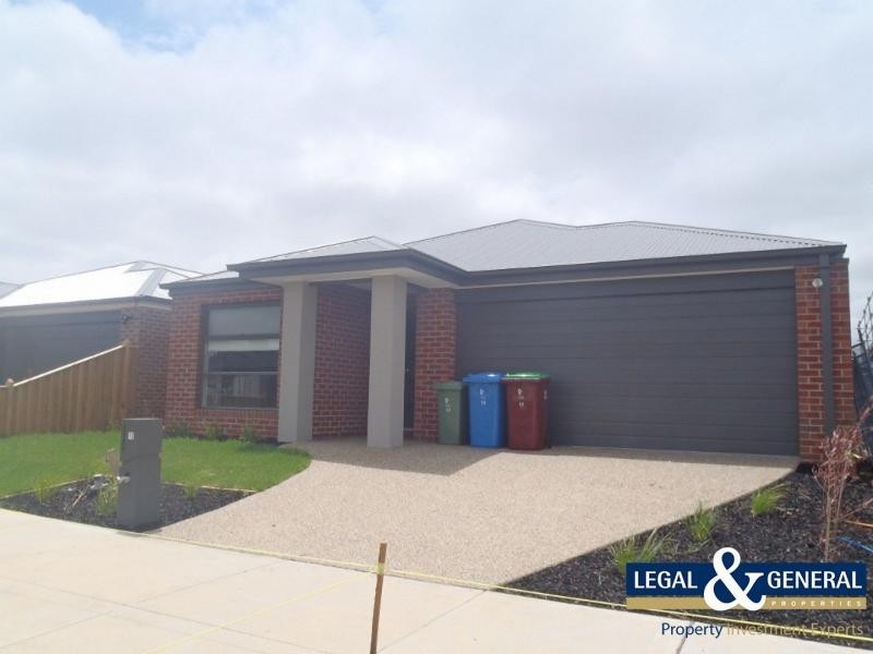 12 Campaspe Street, Clyde North VIC 3978