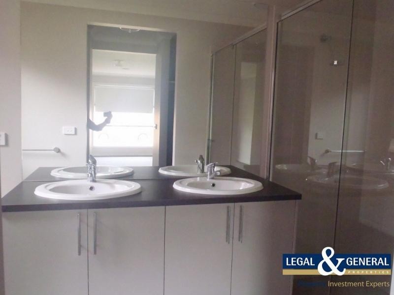 12 Campaspe Street, Clyde North VIC 3978