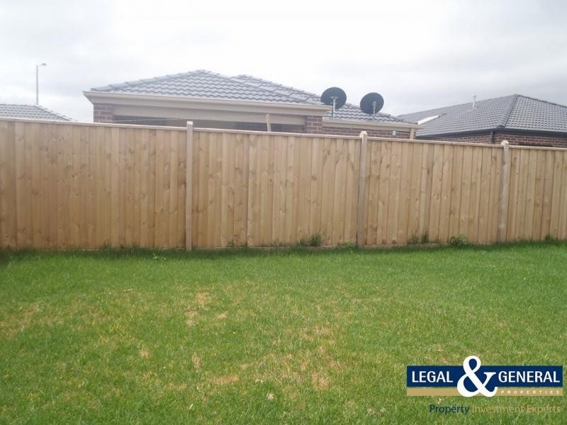 12 Campaspe Street, Clyde North VIC 3978