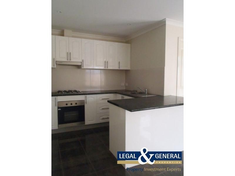 33 Wild Cherry Avenue, Pakenham VIC 3810