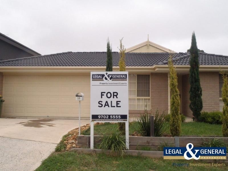 33 Wild Cherry Avenue, Pakenham VIC 3810