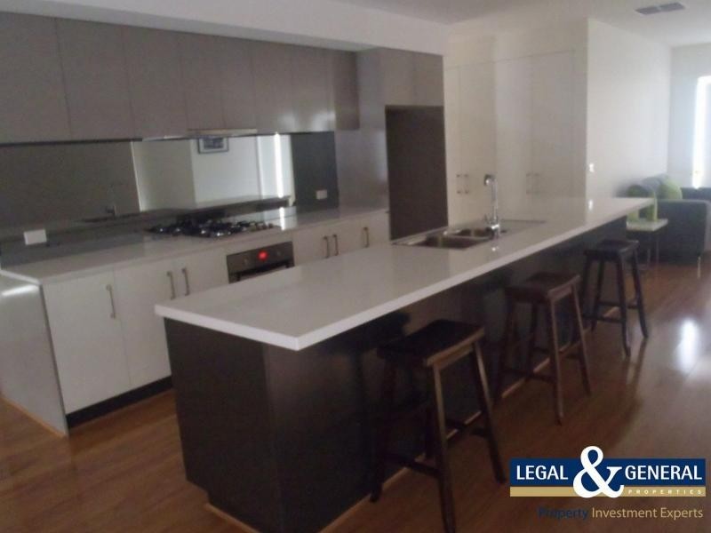 8 Villella Drive, Pakenham VIC 3810