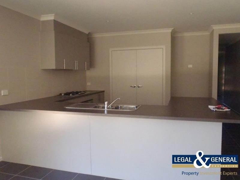 30 Nixon Drive, Berwick VIC 3806