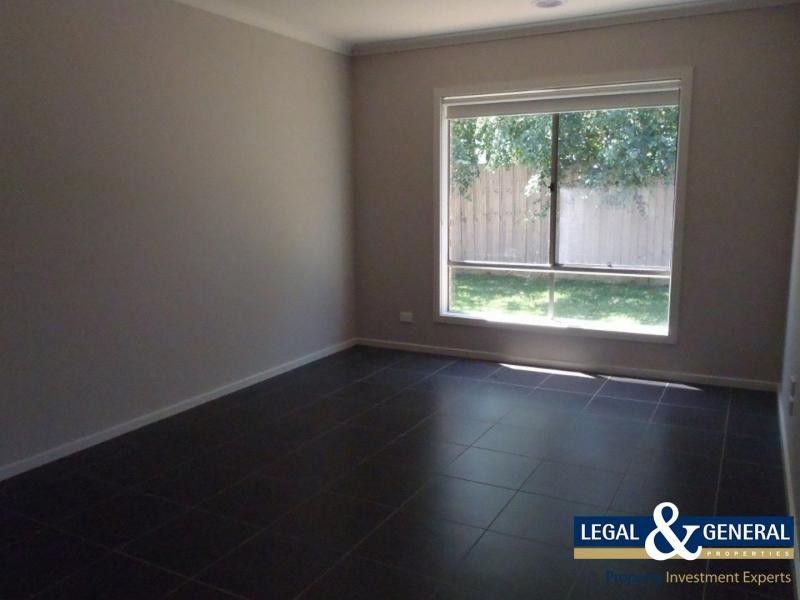 30 Nixon Drive, Berwick VIC 3806