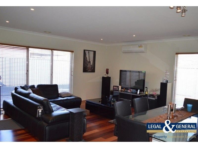 17 Parmentier Way, Pakenham VIC 3810