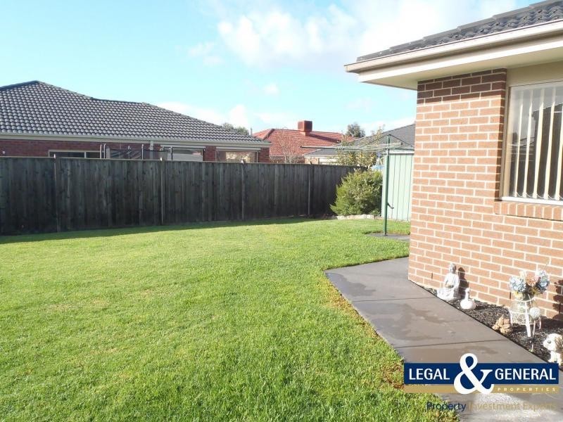 4 Ned Street, Cranbourne East VIC 3977