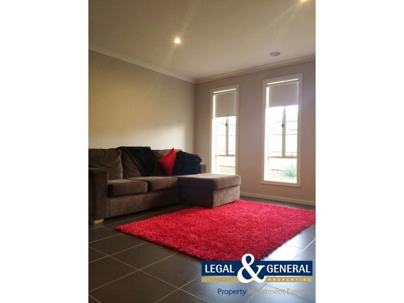 35 Glenelg Street, Clyde North VIC 3978