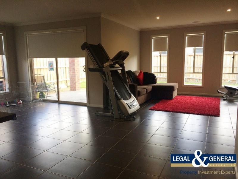 35 Glenelg Street, Clyde North VIC 3978