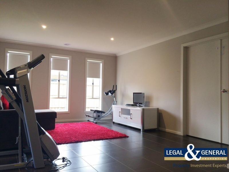 35 Glenelg Street, Clyde North VIC 3978