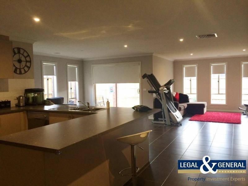 35 Glenelg Street, Clyde North VIC 3978