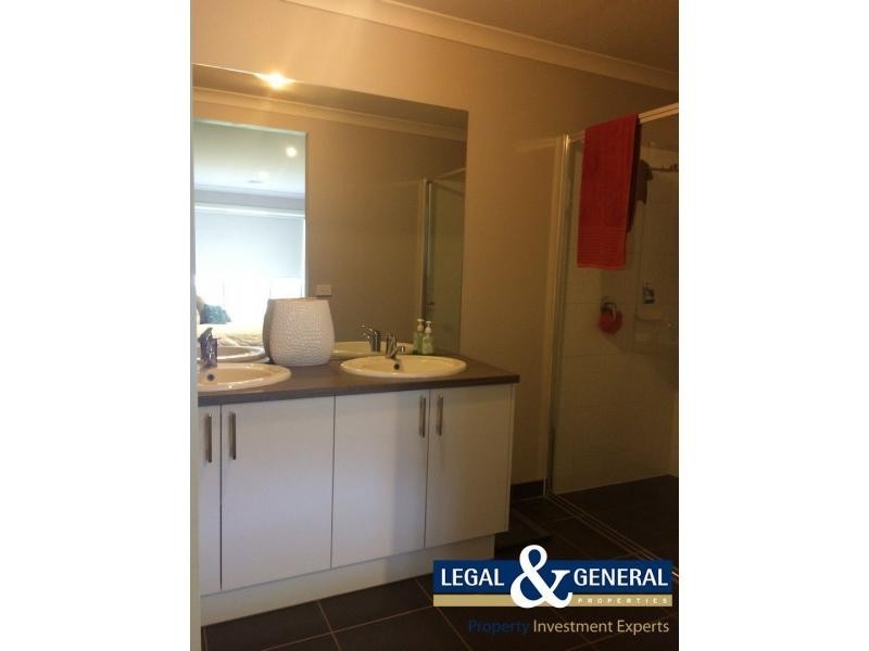 35 Glenelg Street, Clyde North VIC 3978