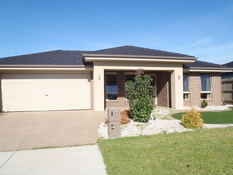 99 Melissa Way, Pakenham VIC 3810