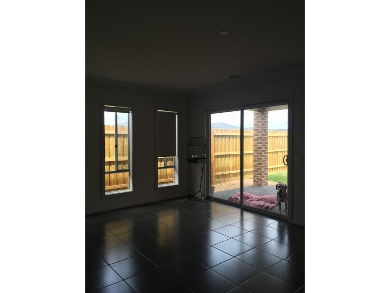 11 Simon Avenue, Officer VIC 3809