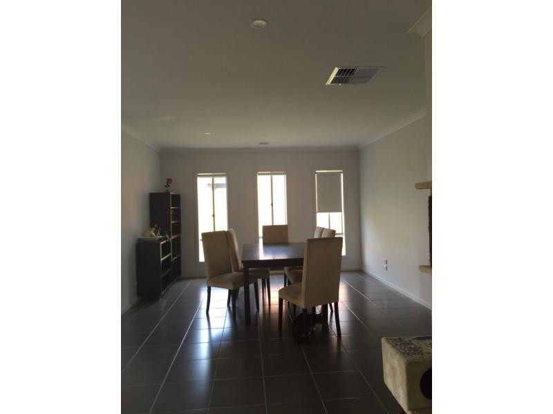 11 Simon Avenue, Officer VIC 3809