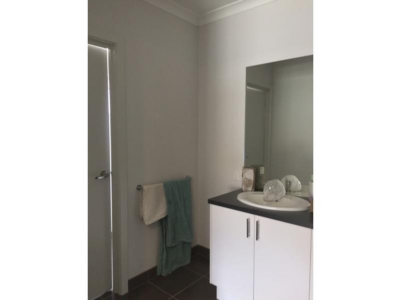 11 Simon Avenue, Officer VIC 3809