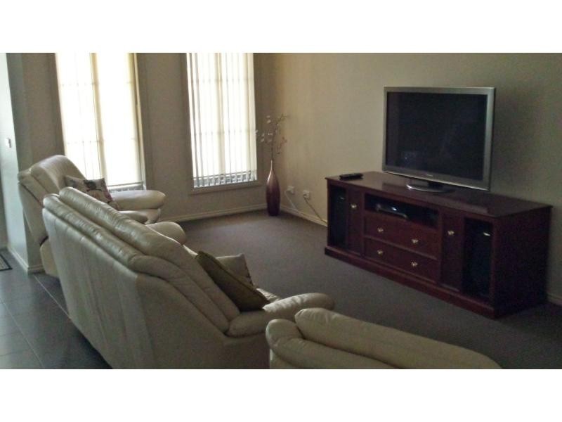 6 Rocky Street, Cranbourne East VIC 3977