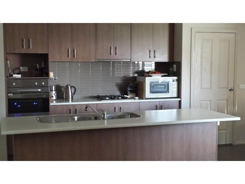 6 Rocky Street, Cranbourne East VIC 3977