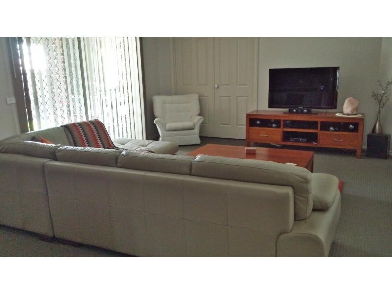 6 Rocky Street, Cranbourne East VIC 3977