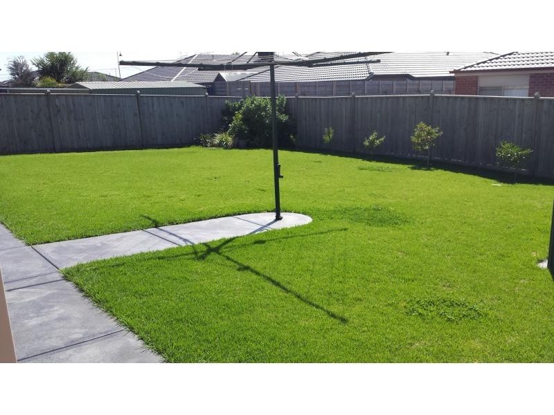 6 Rocky Street, Cranbourne East VIC 3977