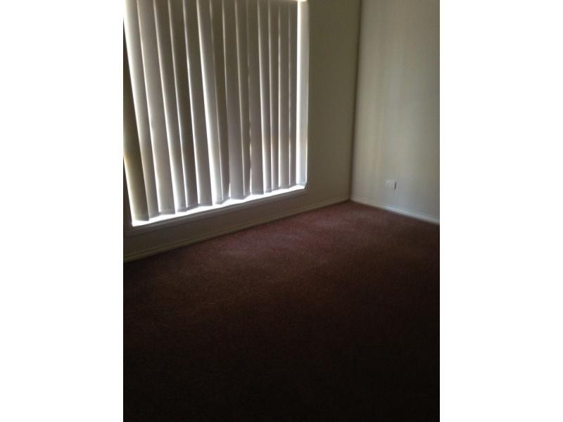 13 Penarie Place, Pakenham VIC 3810