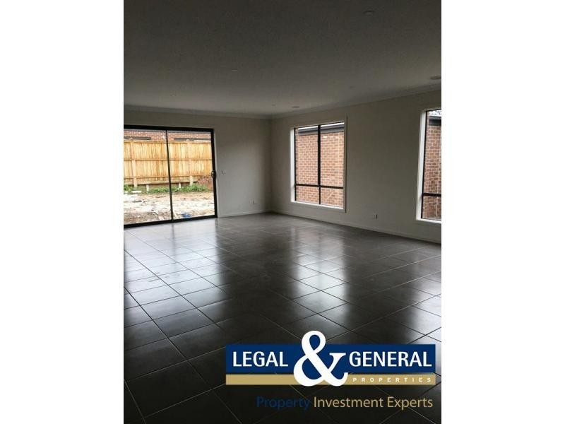 20 Manoora Avenue, Clyde North VIC 3978