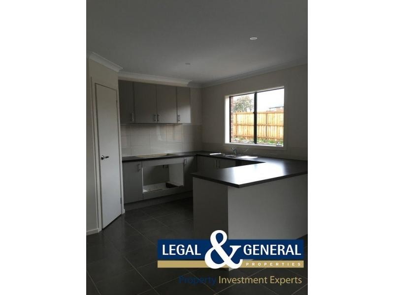 20 Manoora Avenue, Clyde North VIC 3978