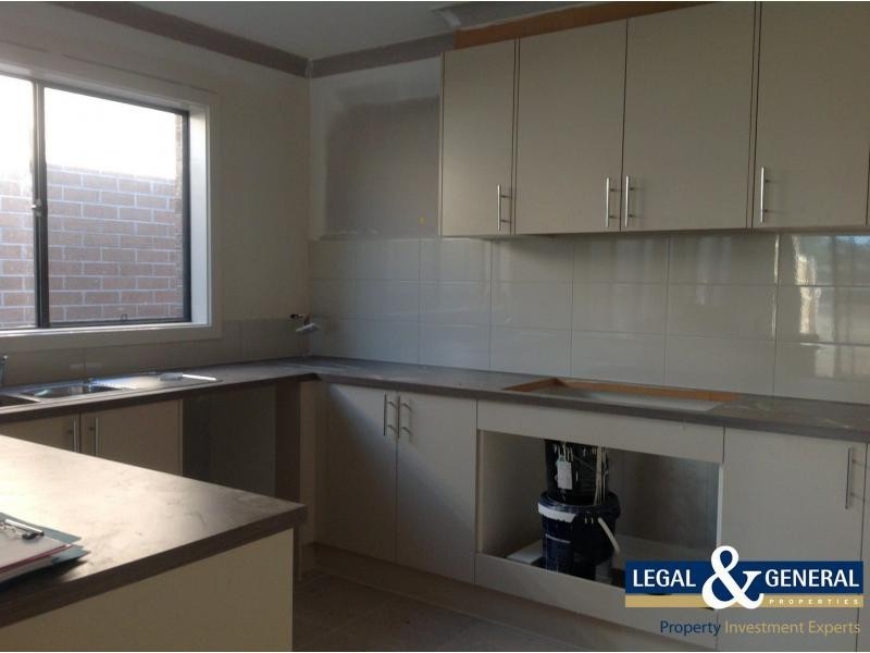 12 Viewgrand Drive, Pakenham VIC 3810