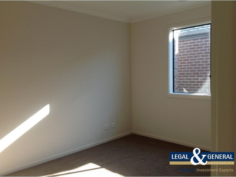 12 Viewgrand Drive, Pakenham VIC 3810