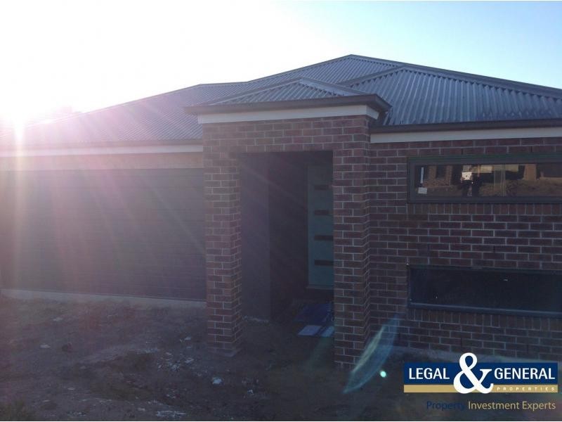 22 Viewgrand Drive, Pakenham VIC 3810