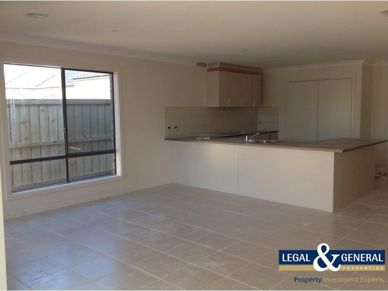 22 Viewgrand Drive, Pakenham VIC 3810