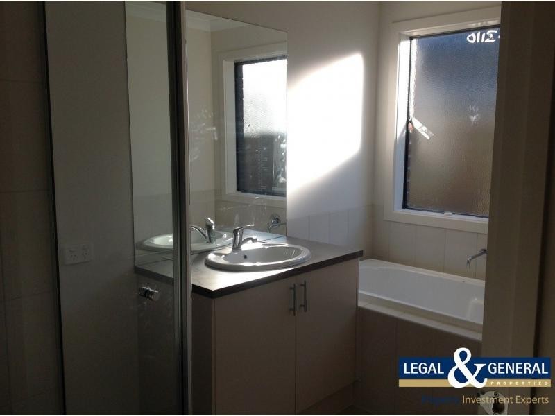 22 Viewgrand Drive, Pakenham VIC 3810