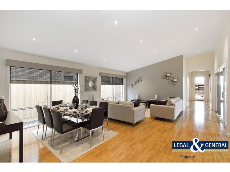 12 Crepe Avenue, Cranbourne West VIC 3977