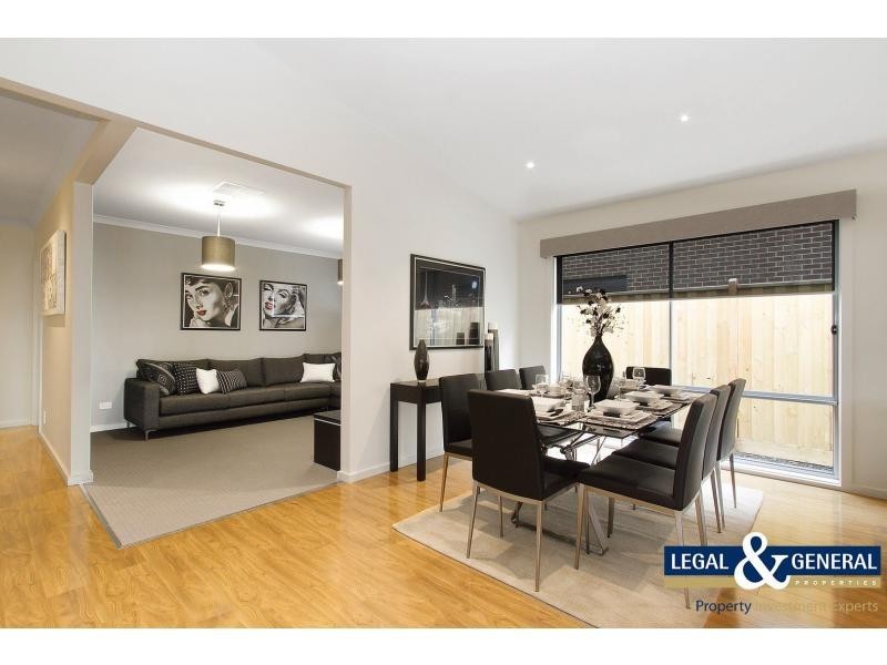 12 Crepe Avenue, Cranbourne West VIC 3977